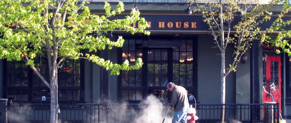 how to use a pressure washer